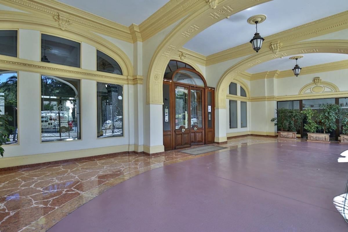 Balcon vue Coulée Verte. Luxe Plein cœur de Nice Extérieur photo